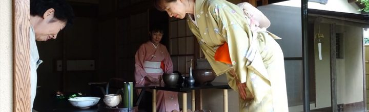 茶事教室　【立礼で花を楽しむ茶事】ーもう一度基本に立ち返ってー